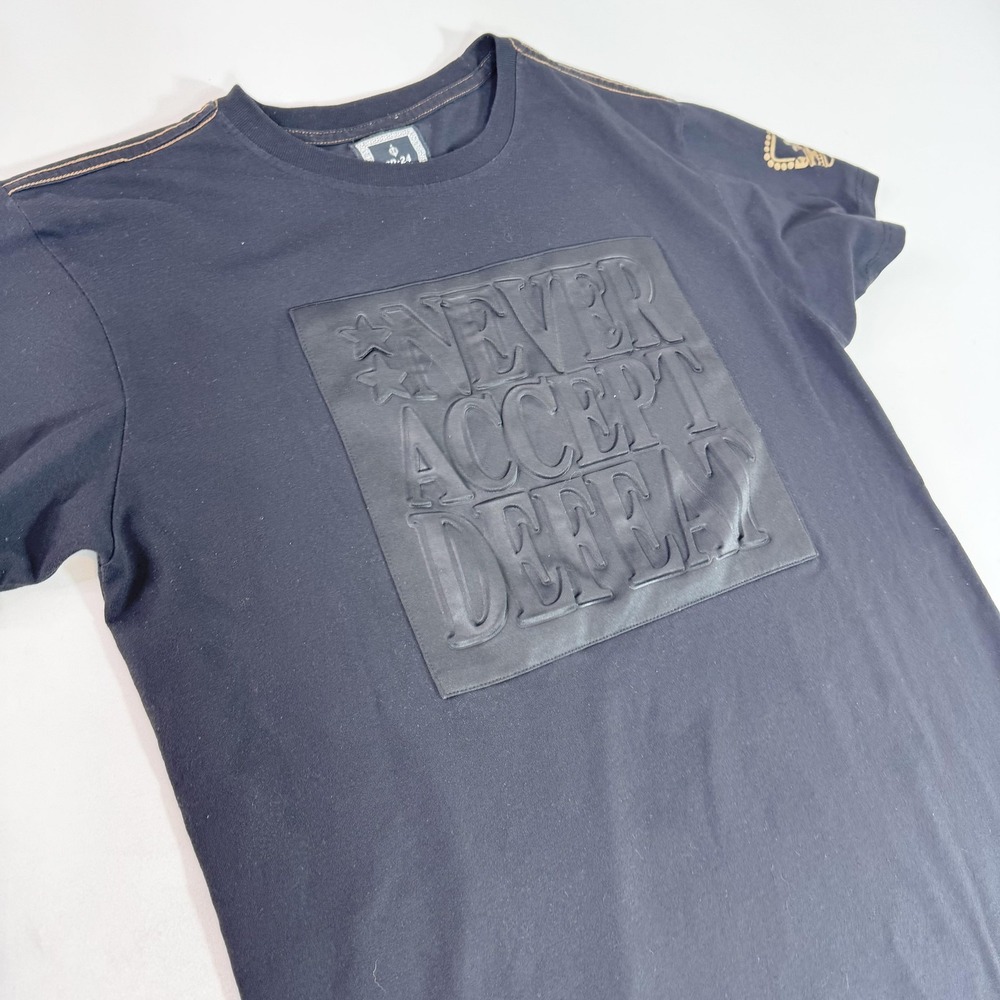 CR-24 Shirt Mens XL Black Never Accept Defeat Quote Embossed Crown Graphic Tee - Picture 2 of 9